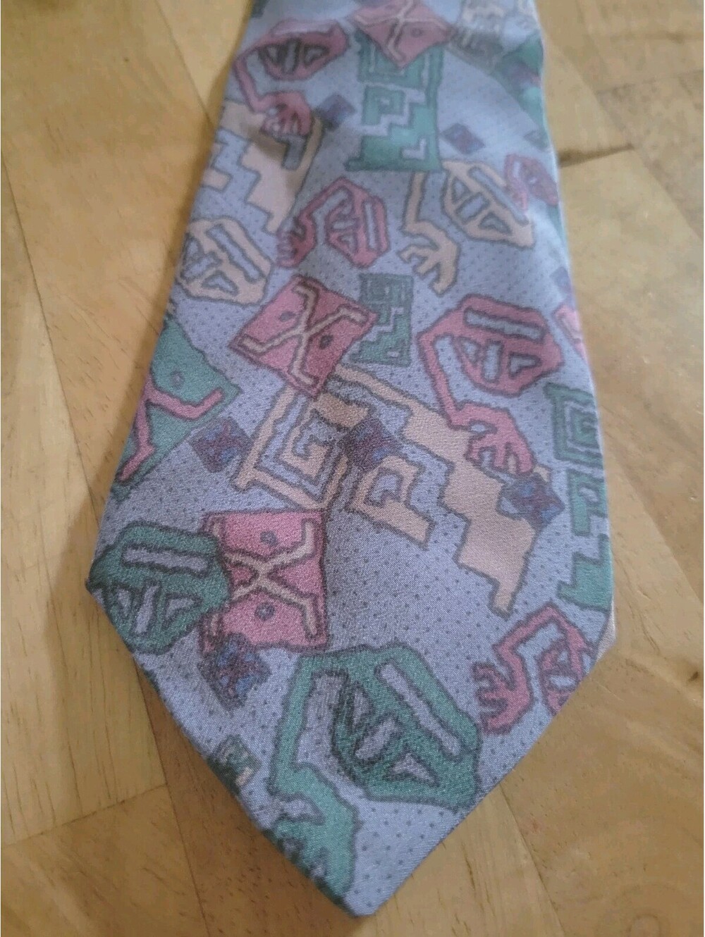 Jhane Barnes 100% Silk Tie Made in Japan Purple Abstract Geometric Designer 57x4